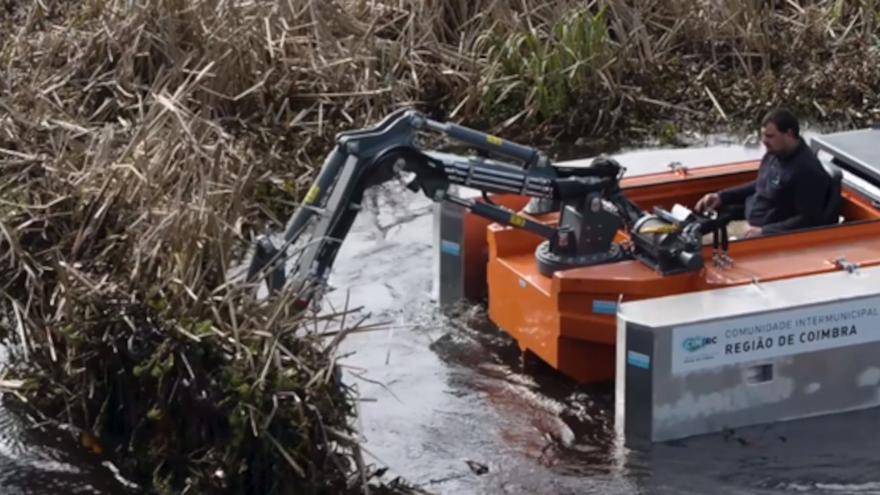 "Dá nome ao trator da CIM RC"